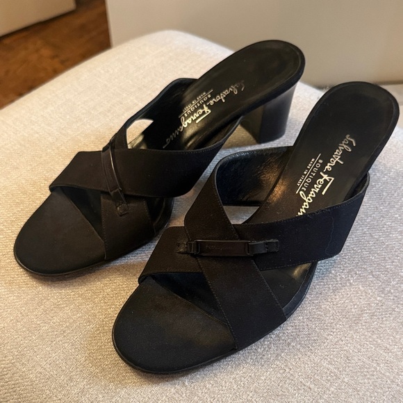Salvatore Ferragamo Black Cross-Strap Sandals Mules - Picture 2 of 6